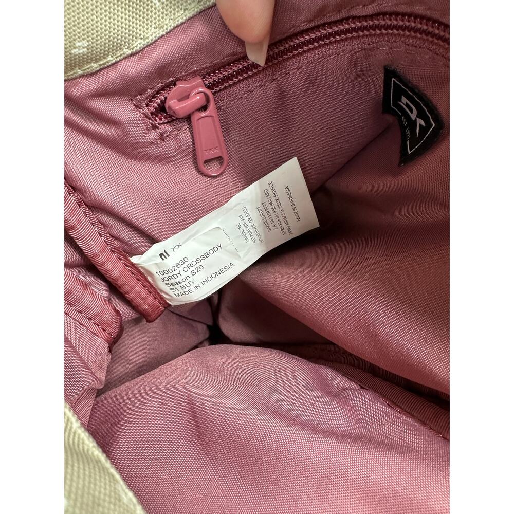 🌸 Dakine "Jordy" Crescent Floral Crossbody Bag 🌸 - Picture 4 of 7